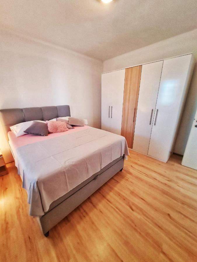 Apartmani Carmen Bibinje Bagian luar foto
